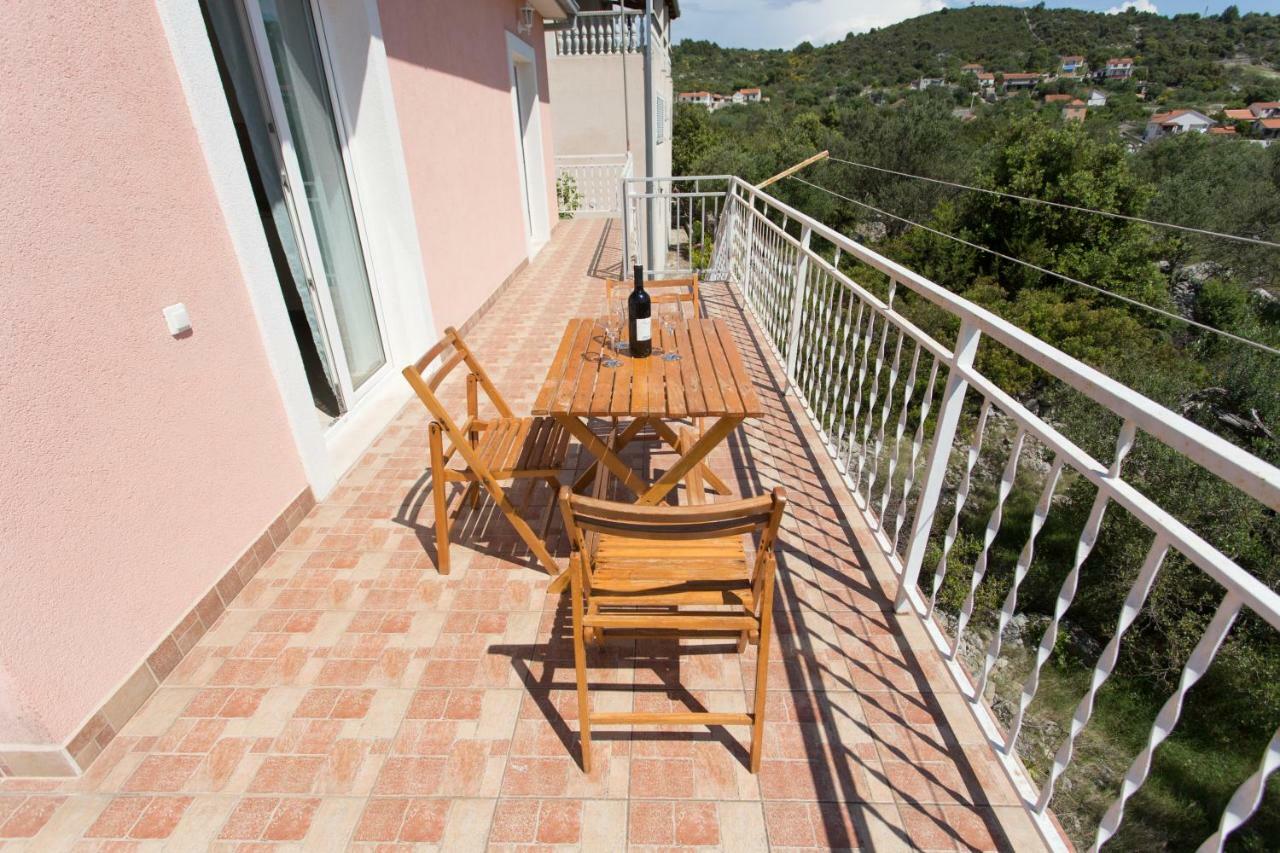 شقة Apartman Paula 1 Vinišće المظهر الخارجي الصورة